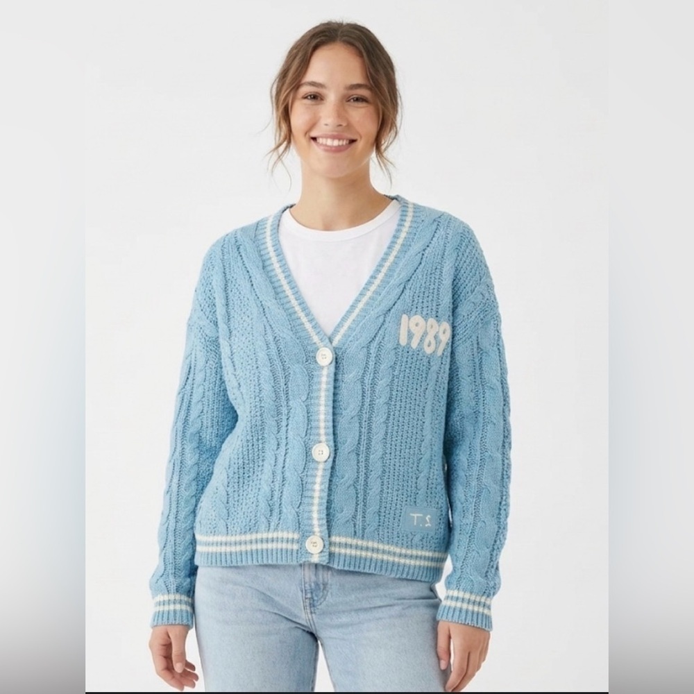 Taylor Swift 1989 Women’s Cable Knit Cardigan Size XS / SM